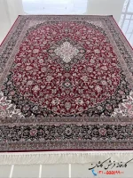 فرش قرمز لاکی 700 شانه آوش کاشان