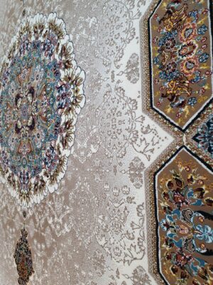 طرح هالیدی رنگ کرم