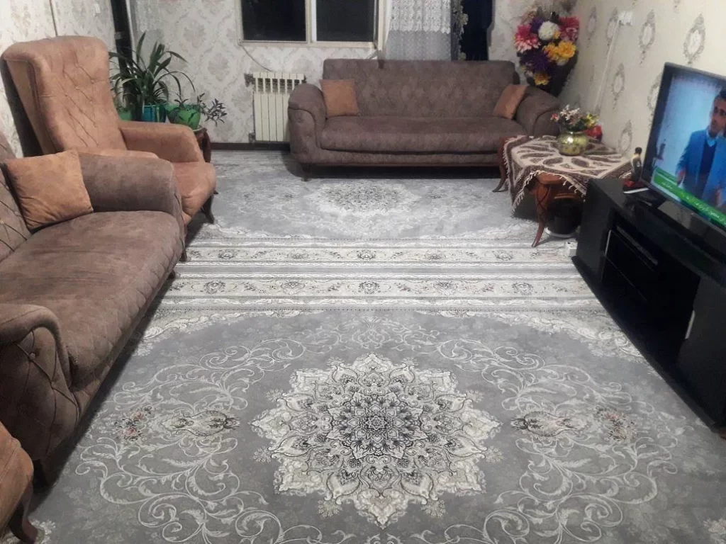 انداختن فرش در منزل