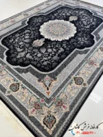 فرش رنگ سرمه ای 700شانه طرح سرور کاشان