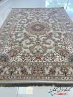 فرش طرح دستباف ماهان رنگ نقره ای 1200شانه کاشان