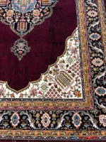 فرش 700 شانه لاکی ثریا کاشان