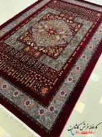 فرش 700 شانه لاکی طرح آتوسا کاشان