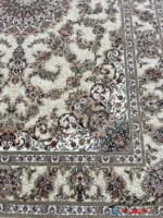 فرش ترنج دار ماهان کرم 1200 شانه کاشان.