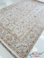 فرش کرم طلایی گل برجسته 1500 شانه دلسا کاشان