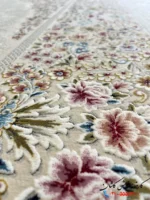 فرش کرم طلایی گل برجسته 1500 شانه سروین