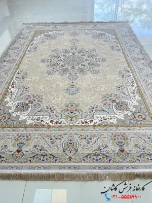 فرش کرم طلایی جدید گل برجسته 1500 شانه طرح بهار کاشان