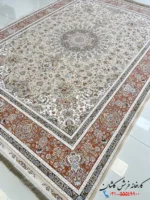 فرش کرم گلبهی 1500 شانه طرح هما کاشان