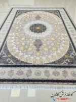 فرش طوسی گل برجسته 700 شانه آراگل کاشان