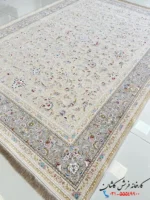 فرش افشان طرح نگار کرم نقره ای 1500 شانه کاشان