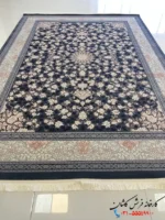 فرش 700 شانه ارزان قیمت طرح رویان مشکی