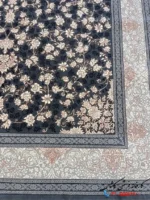 فرش 700 شانه ارزان قیمت طرح رویان مشکی کاشان