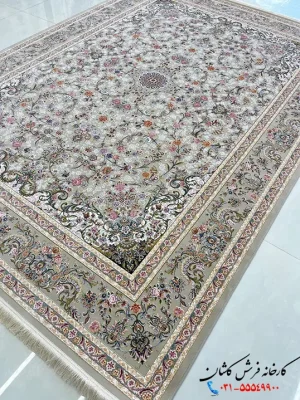 فرش گل ریز روشن نقره ای 1200 شانه طرح گل مهر کاشان