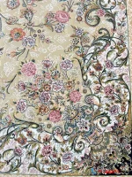 فرش کرمی گل برجسته 1200 شانه طرح گل مهر