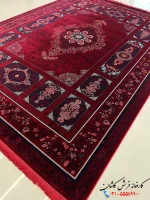 فرش قرمز لاکی 1200شانه طرح کتیبه کاشان